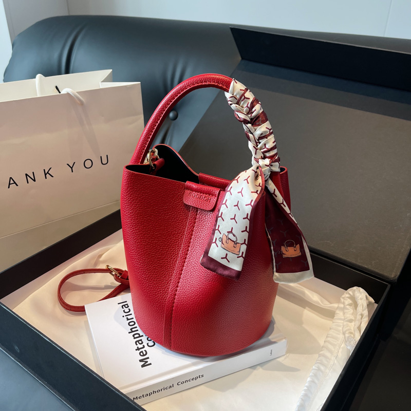 Red PU Bucket Shoulder and Cro - Luxury Bags In Sale 评论和价格