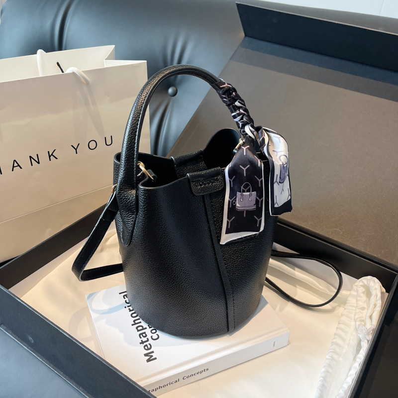 Red PU Bucket Shoulder and Cro - Luxury Bags In Sale 评论和价格