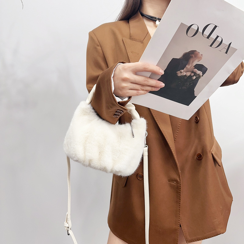 Winter Furry Women's Bag For W - Luxury Bags Trend 2025 评论和价格