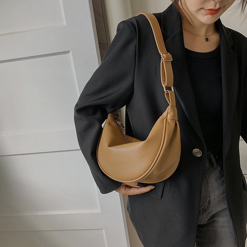 Half Moon Small PU Leather Zip - Luxury Bags Trend 2025 评论和价格