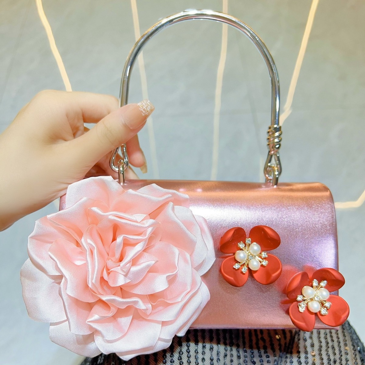 Luxury Gold 3D Flower Clutch B - Luxury Bags Gold 评论和价格