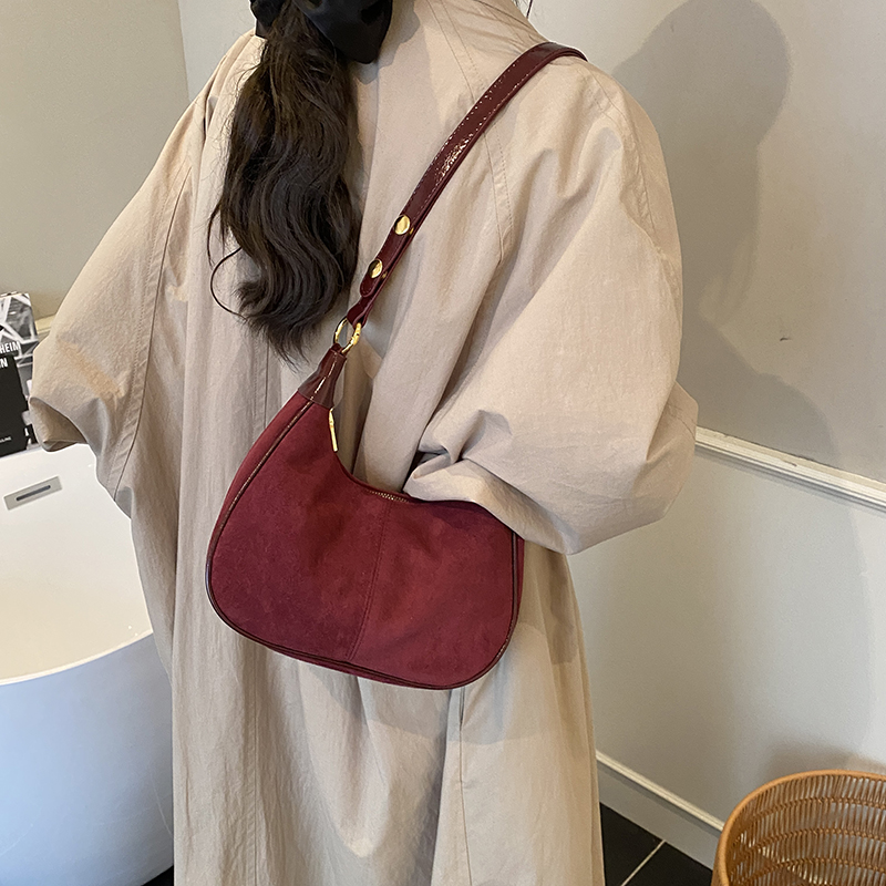 LEFTSIDE Women Small Suede Sho - Luxury Bags Trend 2025 评论和价格
